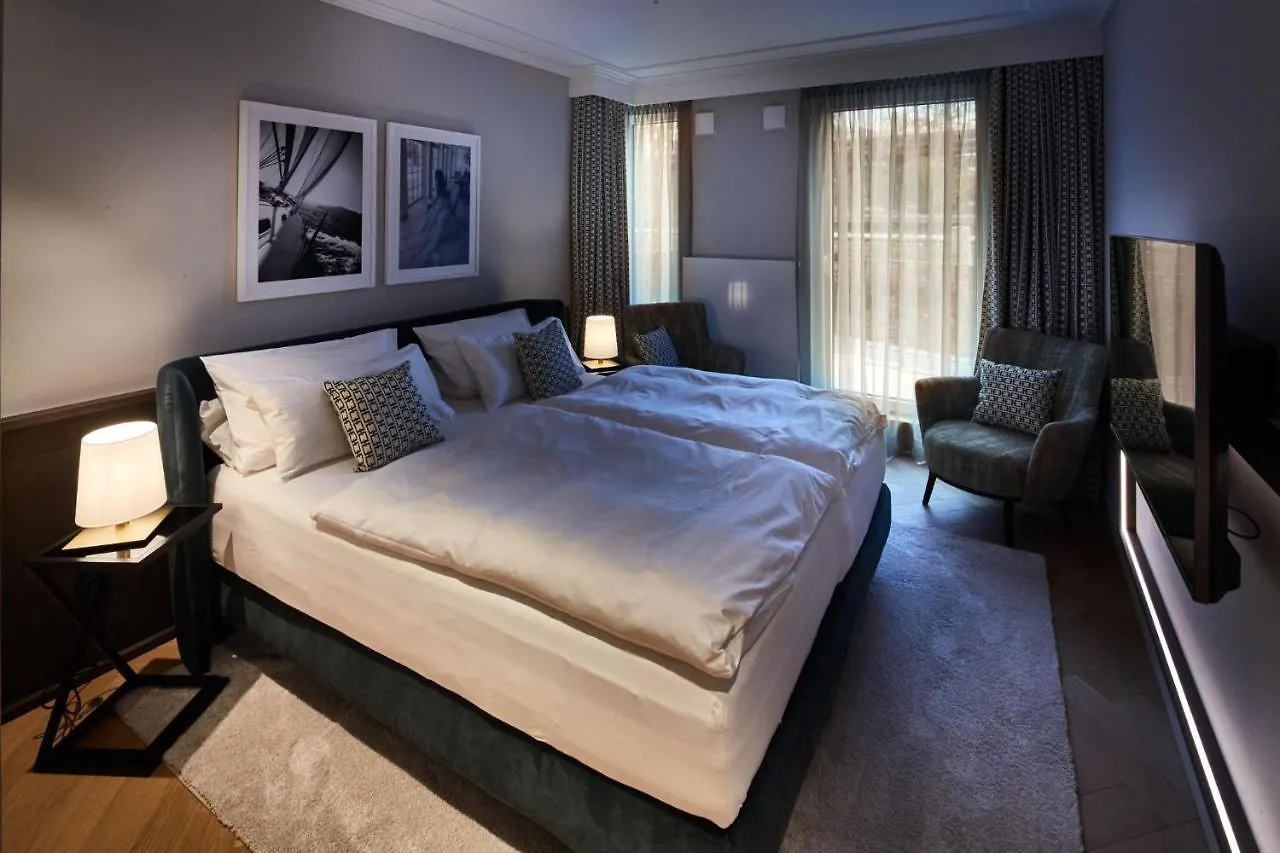 Clounys Hotel Hamburg 4*,